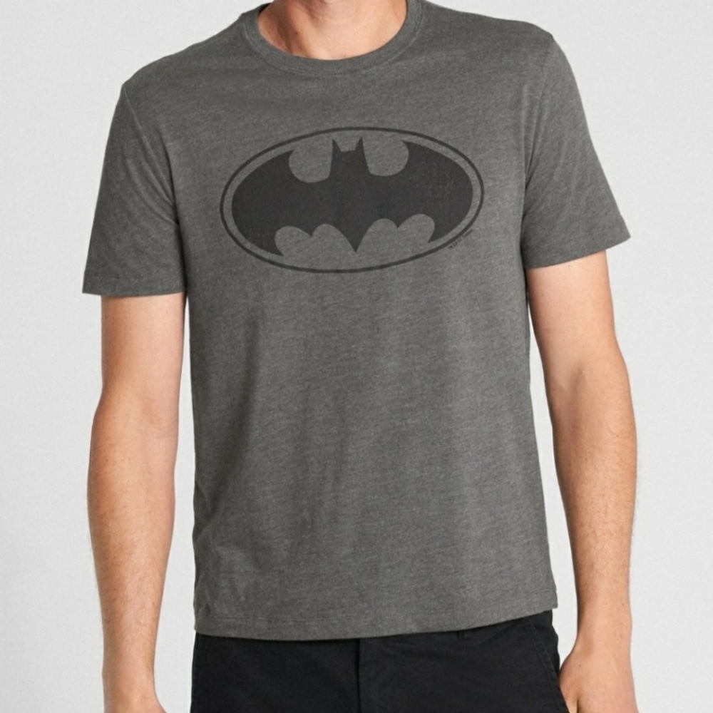 🆕️ Gap | DC™ Batman Graphic T-Shirt  Details Soft jersey knit